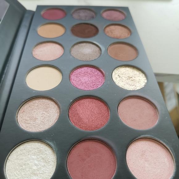 2/$30 Morphe 18r eyeshadow palette Rosy galaxies - Picture 3 of 7